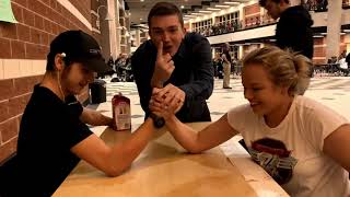 Arm Wrestling Girls 2
