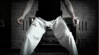 Isometric Side Split Stretching For Taekwondo