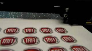 plotter da taglio SummaCut D60 scontorna adesivi stampati