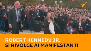 Milano: Robert Kennedy Jr. si rivolge ai manifestanti anti-green pass