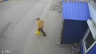 Московская область, Чеховский район, поселок Крюково 13.05.2016 группа воров украли выручку.