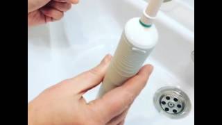 Отзыв на электрическую зубную щётку Oral-B Vitality 3D White Luxe D12.513W