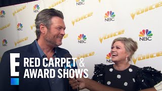 Blake Shelton Jokingly Calls Kelly Clarkson "Old as Sh*t" | E! Red Carpet & Award Shows