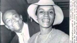 BOBBY WOMACK MARRIES SAM COOKES WIDOW AND GETS PISTOL WHIPPED