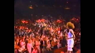 #nowwatching Whitney Houston LIVE - How Will I Know & Greatest Love (1988)
