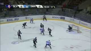 Гарнетт перемещается под бросок Степанова / Garnett shows great move to save on Stepanov