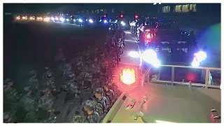 (8.29)大量軍車進入香港 解放軍駐香港部隊海陸空三軍部分建制單位、裝備進行第22次輪換。此次輪換采取多口岸通關、多路機動、立體投送方式。