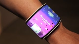 Así es el celular flexible de Lenovo que puedes usar como reloj [video]