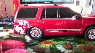 Пневмо подвеска на масшабной  радио-управляемой модели Lincoln Navigator