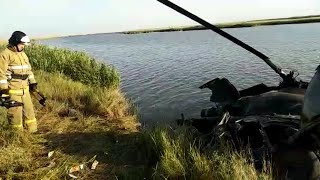 Видео с места жёсткой посадки вертолёта Ми-2 в Ростовской области