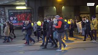 Germany: Over 6,000 COVID-vax sceptics march in Dusseldorf