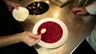 Riso al succo di barbabietola, salsa al Franciacorta