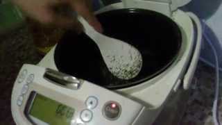 #Девушки кулинары #жарят вкусную и полезную #кашу из #конопли богатую Омега-3 кислотами и смешинками