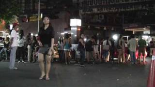 Nana hotel parking prostitution girl wait for men Bangkok　ナナホテル駐車場