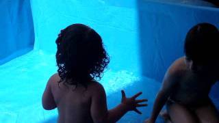 Líssany na piscina