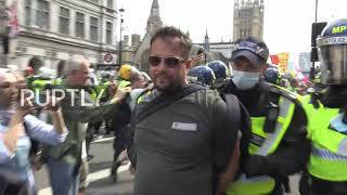 UK: Multiple arrests amid clashes between police, COVID-sceptics at London demo