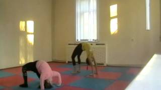 Занятия с детьми. Гимнастика. Стретчинг / Gymnastics. Stretching. Exercises with kids.