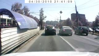 27.05.2016 Неадекватный водитель на Ниссане на ул. Кирова (Ижевск)