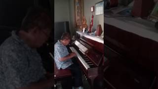 learn to play piano, when I am 80 years old. 我要学钢琴