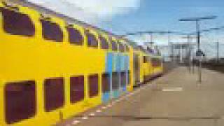 Treinen op station Zwijndrecht