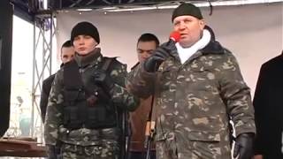 21.02.14 Александр Музычко (Саша Билый) с автоматом на сцене город Ровно