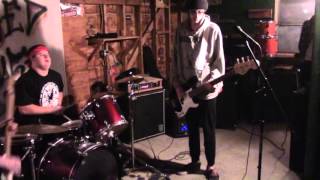 Vic Robinson & Uncle Spudd performing Minor Threat