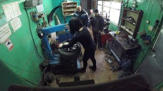 Бабий шиномонтаж
