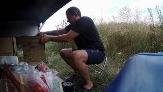 дальнобойщик готовит ужин