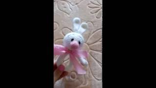 Вязаная игрушка, погремушка - зверюшка (Зайчик)