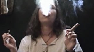Mature Woman heavy smoking Cigars (+45 minutes!)