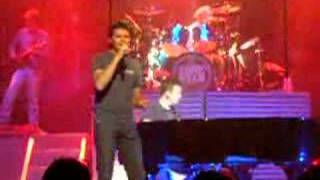 Lonestar already there Live