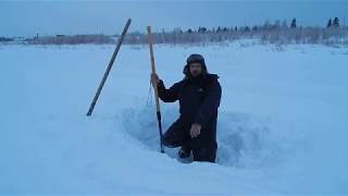 Работа новой пешнёй на Рыбалке.