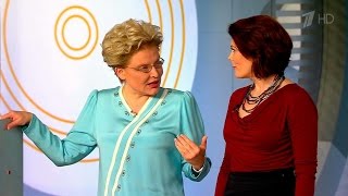 О чем говорит первая менструация девочки. Жить здорово! (11.02.2016)