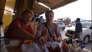 158. Уезжаем из Путтапарти. Нас не пустили в ашрам на такси. Привал, наши запасы еды.