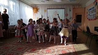 Танец с ложками "Как у наших у ворот" ст. гр.  8 марта 2018