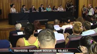 SP: Travestis e transexuais vão receber bolsa de R$ 827