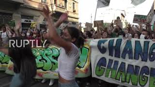 Italy: Hundreds of climate activists march through Milan for Youth4Climate summit
