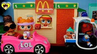 Muñecas L.O.L Surprise en el Drive Thru de Mc Donalds - Cajita Feliz de Juguetes LOL Pets