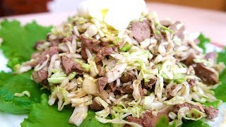 Теплый салат с печенью и яйцом пашот