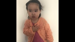 Кофточка на спицах для девочки 2 лет. Реглан. Круглая кокетка