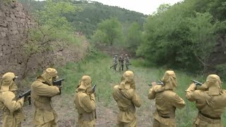 日軍太陰險，躲在離共軍100米遠的埋伏，卻只為劫走美國記者！