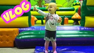 ♥ VLOG Супер! Развлекательный Центр Катаемся на горках Видео Для Детей  Entertainment Center