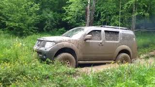 Nissan Pathfinder offroad, или почти смог )