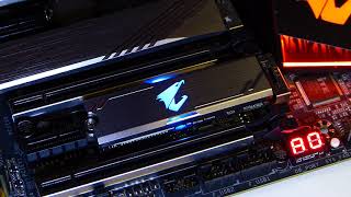 GIGABYTE Aorus RGB M.2 NVMe SSD 燈光特效示意