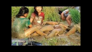 2Amazing Girls Fishing в Сием-Рипе - Камбоджа Традиционная рыбалка - Как поймать рыб (часть № 13)nul
