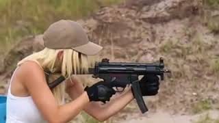 Xem Gái Tây Test Súng Như Thế Nào ~~ See How Western Girl Tests Guns !!!