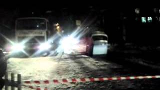 В Твери под землю провалился автомобиль