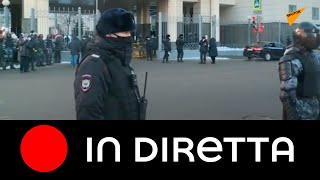 Sostenitori di Navalny in una manifestazione non autorizzata