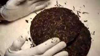 How to break up a Puerh tea cake