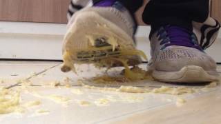 Nike Lunarglide 5 stomp trample squish banana - Nike Lunarglide 5 pisoteia esmaga banana